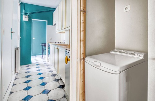 Saint-Thomas-d'Aquin Apartment | Blueground | Invalides, intercom, nr Rodin Museum