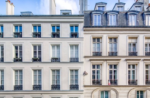 Saint-Thomas-d'Aquin Apartment | Blueground | Invalides, intercom, nr Rodin Museum