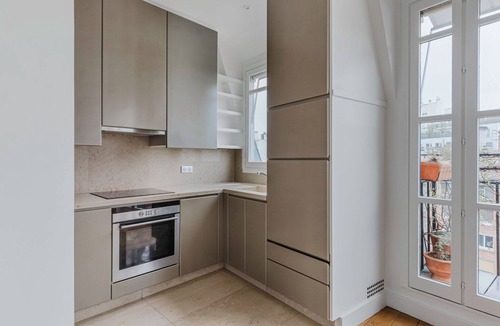 Val-de-Grace Apartment | Blueground | Jardin des Plantes, balcony & w/d