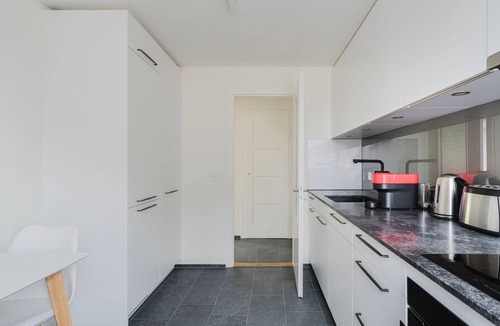 Meilen District Apartment | Blueground | Küsnacht, w/d, furniture & decor