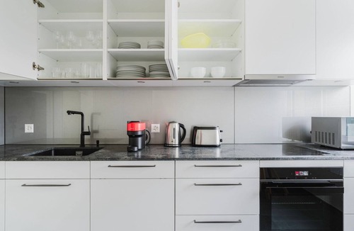 Meilen District Apartment | Blueground | Küsnacht, w/d, furniture & decor