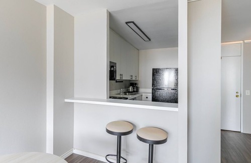 Lake View East Apartment | Blueground | Lake View East, rooftop, nr Lakefront