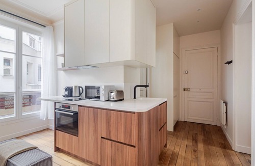 Saint-Gervais Apartment | Blueground | Le Marais, elev & w/d, nr Vosges