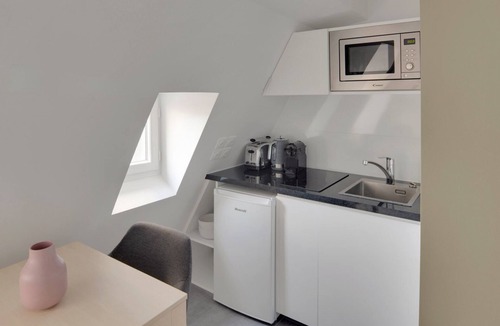 Arsenal Apartment | Blueground | Le Marais, nr Bastille