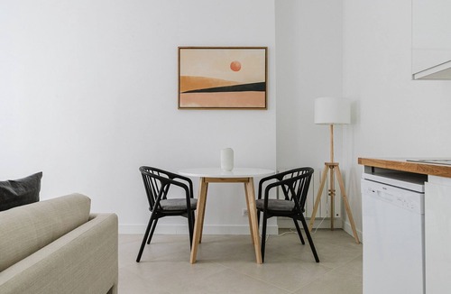 Arts-et-Metiers Apartment | Blueground | Le Marais-Republique, near dining