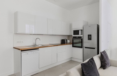 Arts-et-Metiers Apartment | Blueground | Le Marais-Republique, near dining