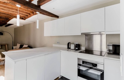 Paris City Center Apartment | Blueground | Les Halles, walk to Eiffel Tower