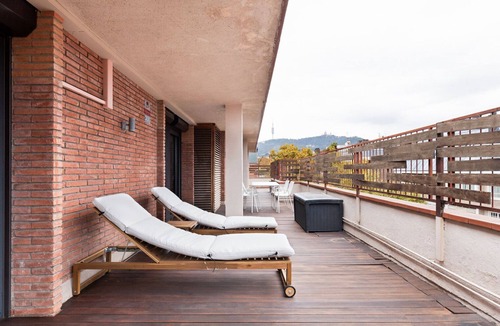 Les Tres Torres House | Blueground | Les Tres Torres, city view, nr Parc Güell
