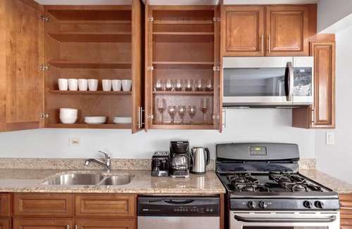 Manhattan Valley Apartment | Blueground | Manhattan Valley, balcony, nr Central Park