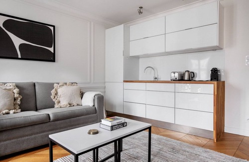 Arsenal Apartment | Blueground | Marais, close to shops