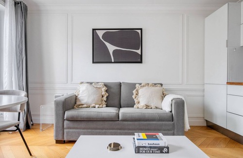 Arsenal Apartment | Blueground | Marais, close to shops