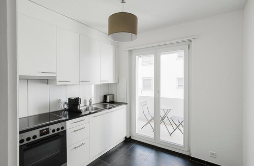 Allschwil Apartment | Blueground | Matthäus, balcony & w/d, nr zoo