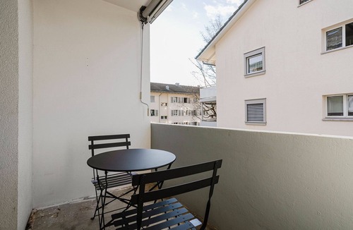 Allschwil Apartment | Blueground | Matthäus, balcony & w/d, nr zoo