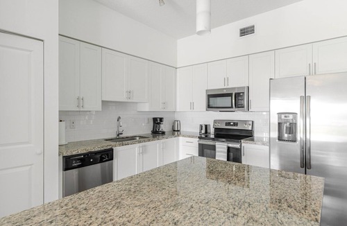 Miramar Apartment | Blueground | Miramar, pool, nr C.B. Smith Park