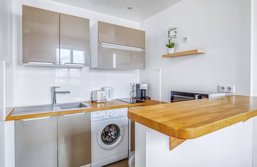 L'Europe Apartment | Blueground | Miromesnil, nr Parc Monceau