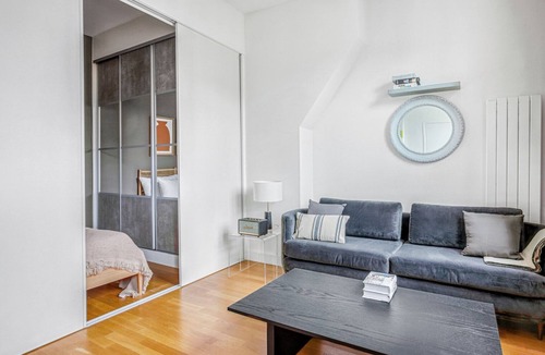 L'Europe Apartment | Blueground | Miromesnil, nr Parc Monceau
