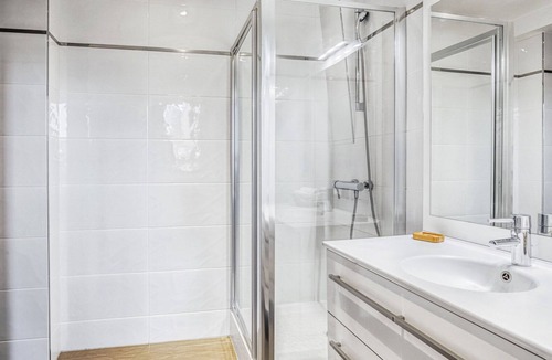 L'Europe Apartment | Blueground | Miromesnil, nr Parc Monceau