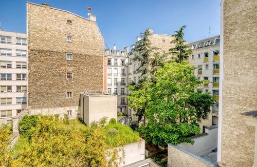 Faubourg-du-Roule Apartment | Blueground | Monceau, close to park