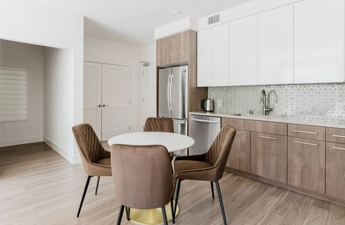 Mountain View Apartment | Blueground | Mountain View, pool, nr Shoreline Park