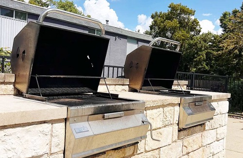 Cherrywood Apartment | Blueground | Mueller 2bd, BBQ, Pool, AC, nr Downtown