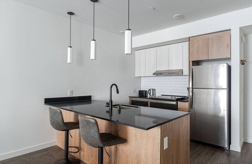 New Tacoma Apartment | Blueground | New Tacoma, balcony, nr Wright Park