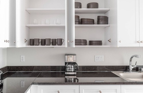 Oakland Apartment | Blueground | Northgate-Waverly, rooftop bbq