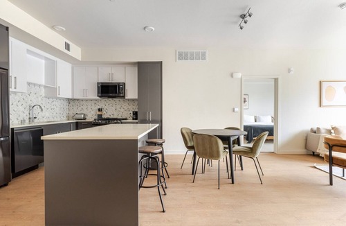 Piedmont Avenue Apartment | Blueground | Oakland, AC, gym & rooftop BBQ