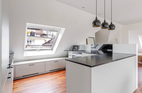Fluntern Apartment | Blueground | Oberstrass, balcony, nr Zürich Zoo