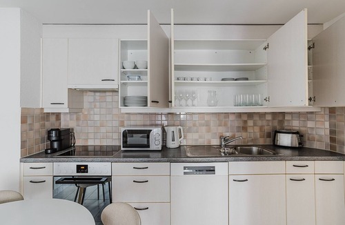 Oberstrass Apartment | Blueground | Oberstrass, rooftop, a/c, equipped