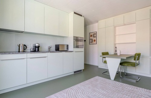 Oerlikon Apartment | Blueground | Oerlikon, balcony, nr Zurich Zoo