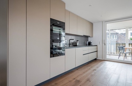 Oerlikon Apartment | Blueground | Oerlikon, balcony, nr Zurich Park