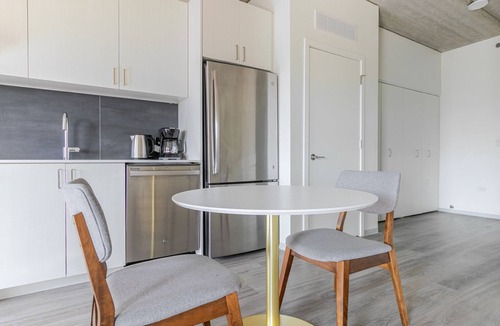 Old Town Apartment | Blueground | Old Town, rooftop, nr Lincoln Park