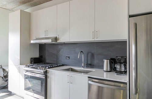 Old Town Apartment | Blueground | Old Town, rooftop, nr Lincoln Park