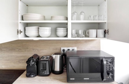 Passy Apartment | Blueground | Passy, elevator, nr Eiffel Tower