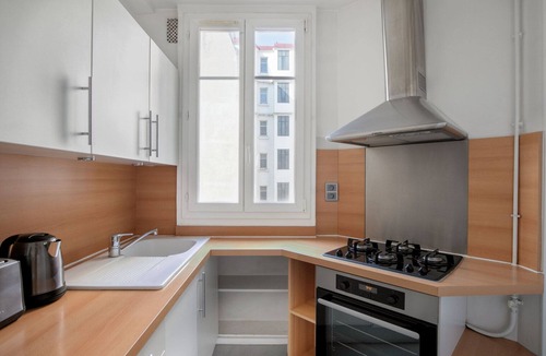 Passy Apartment | Blueground | Passy, nr shopping & dining