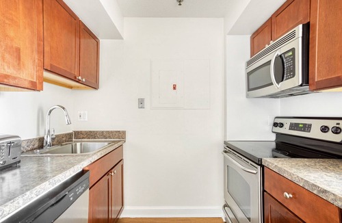 Pentagon City Apartment | Blueground | Pentagon City, rooftop, nr Iwo Jima Memorial