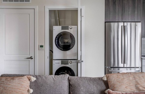 Pentagon City Apartment | Blueground | Pentagon City, rooftop, nr Arlington Cemetery
