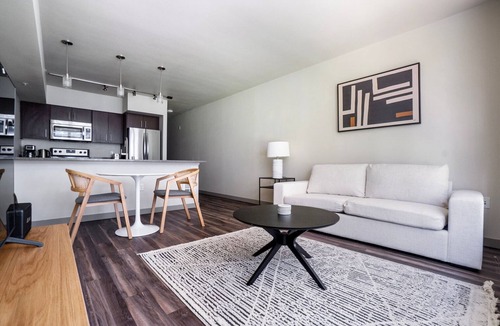 First Hill Apartment | Blueground | Pike/Pine, balcony & elev, nr park