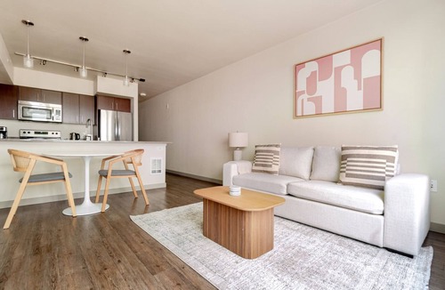 First Hill Apartment | Blueground | Pike/Pine, balcony & elev, nr park