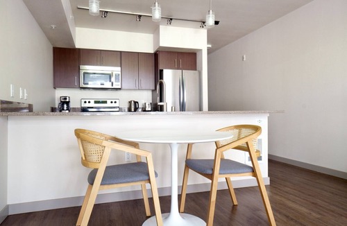 First Hill Apartment | Blueground | Pike/Pine, balcony & elev, nr park