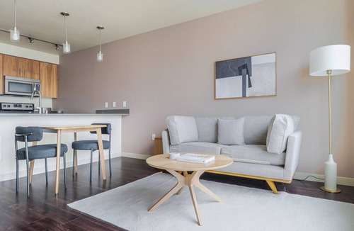 First Hill Apartment | Blueground | Pike/Pine, balcony, nr Capitol Hill