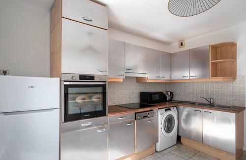 Plaisance Apartment | Blueground | Plaisance, elev & balcony, nr shops