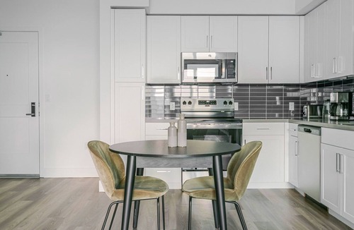 Pleasant Hill Apartment | Blueground | Pleasant Hill, pool, nr Diablo Park