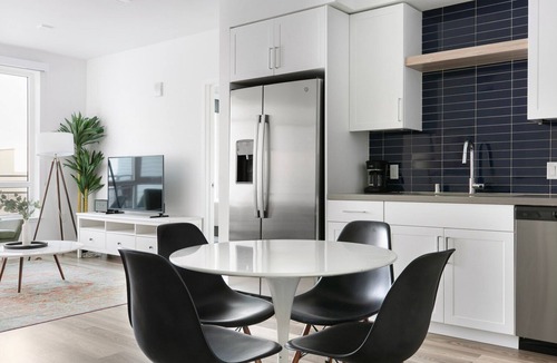 Pleasant Hill Apartment | Blueground | Pleasant Hill, pool, nr Mount Diablo