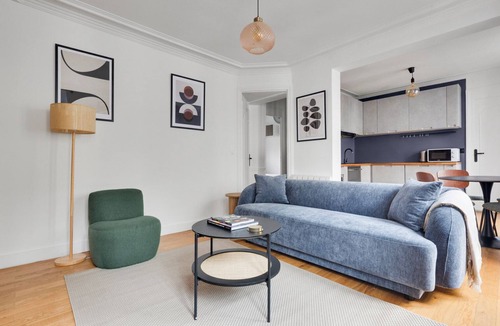 Quartier de la Porte-Saint-Denis Apartment | Blueground | Porte-Saint-Denis, view, nr Canal