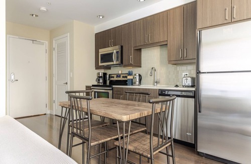 Prudential - St. Botolph Apartment | Blueground | Prudential, gym & w/d, nr library