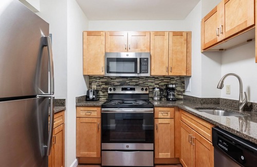 Prudential - St. Botolph Apartment | Blueground | Prudential/St. Botolph, pool, nr Boston Public Library