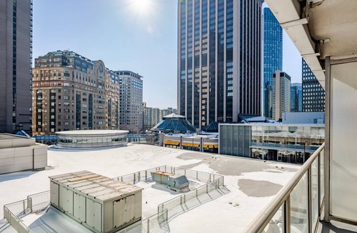 Back Bay Apartment | Blueground | Prudential/St. Botolph, view, nr Public Garden