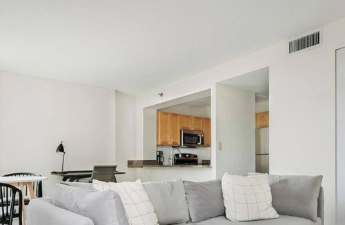 Prudential - St. Botolph Apartment | Blueground | Prudential/St. Botolph, pool, nr Boston Common