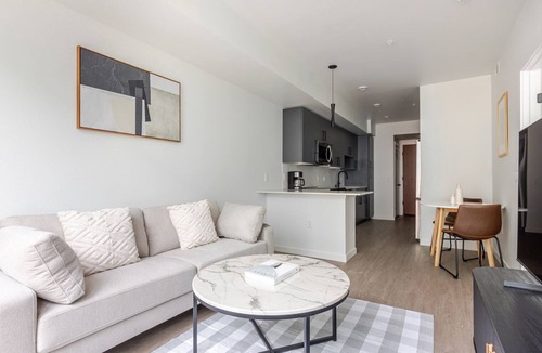 Redmond Apartment | Blueground | Redmond, pool & AC, nr park